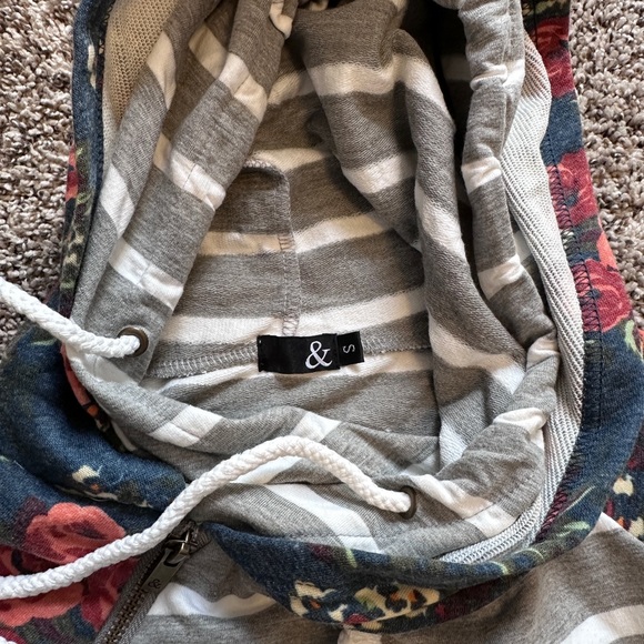 Boutique sweatshirt. Excellent condition. Worn only a few times. Size Small. - Picture 1 of 2